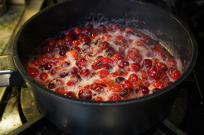 use fresh whole organic cranberries in your healthy cranberry sauce this year