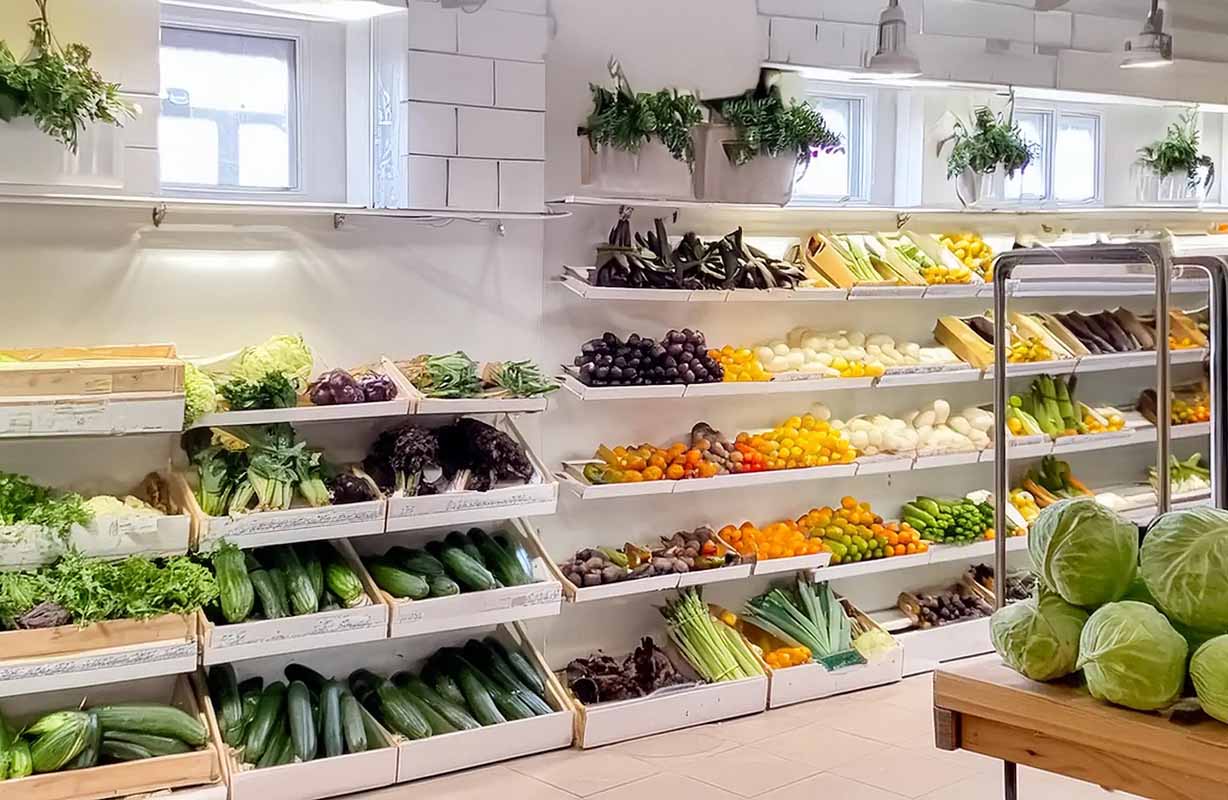 Organic produce envisioned a la high-end European boutique market